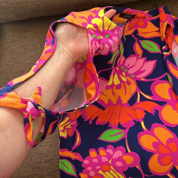 New Trina by Trina Turk Vinet Floral Jersey Split Sleeve Mini Dress Size Small - Picture 13 of 15